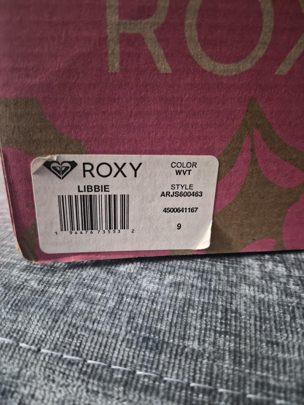 Roxy White and Gray Floral Shoe Sleeve - Picture 13 of 13